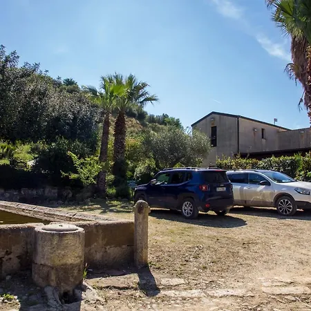 Tarantola Alloggio per agriturismo *