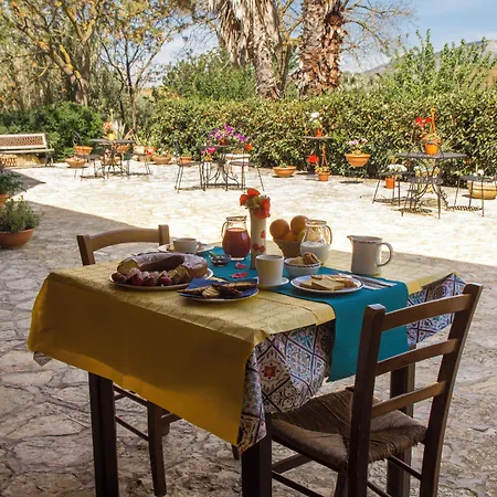 Tarantola Lantgård *